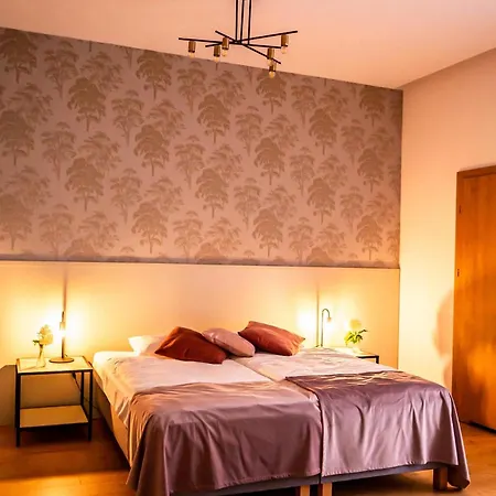 Restauracja ,,biala Dama,, Otel *